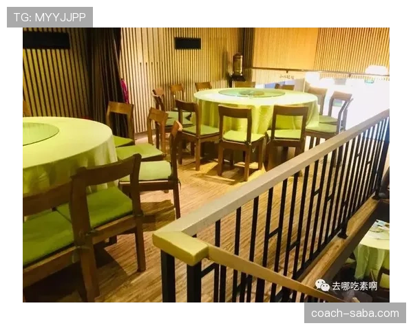 袁悦训练完直接拎爱马仕去吃火锅，这谁顶得住啊